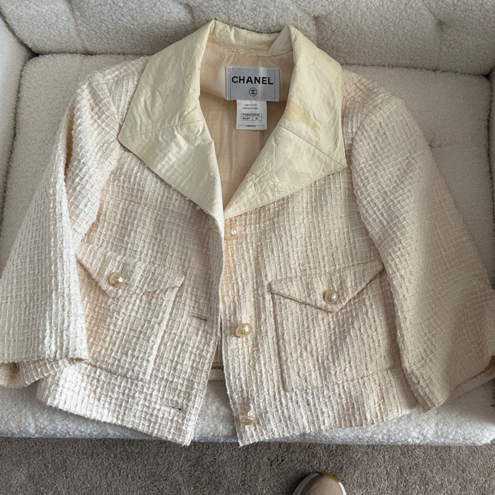 CHANEL Ivory Textured Suit Jacket
